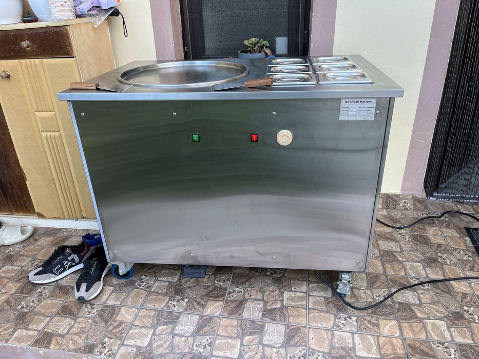 Masina De Inghetata Thailandeza Cu Plita Refrigerata 50x50 Cm