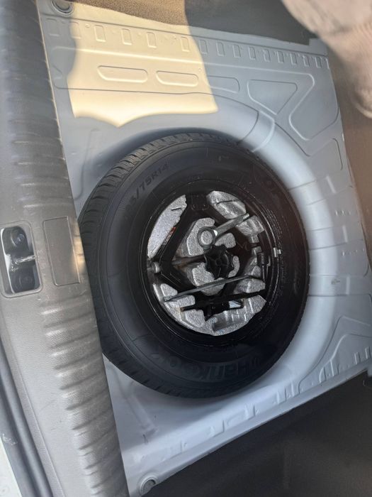 Срочно продается новый машина