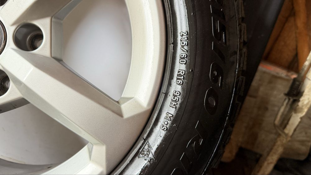 Set 4 roți complete cu jante aliaj + anvelope 215/60 R16