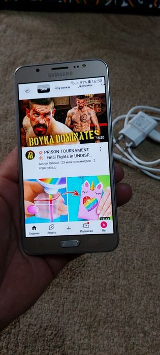 Телефон Samsung J7 2016