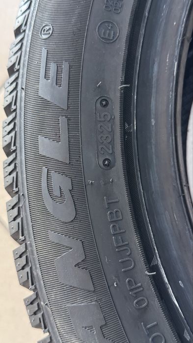 215/55R17 triangle Ti501