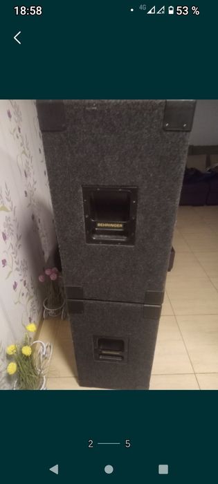 vând boxe Behringer