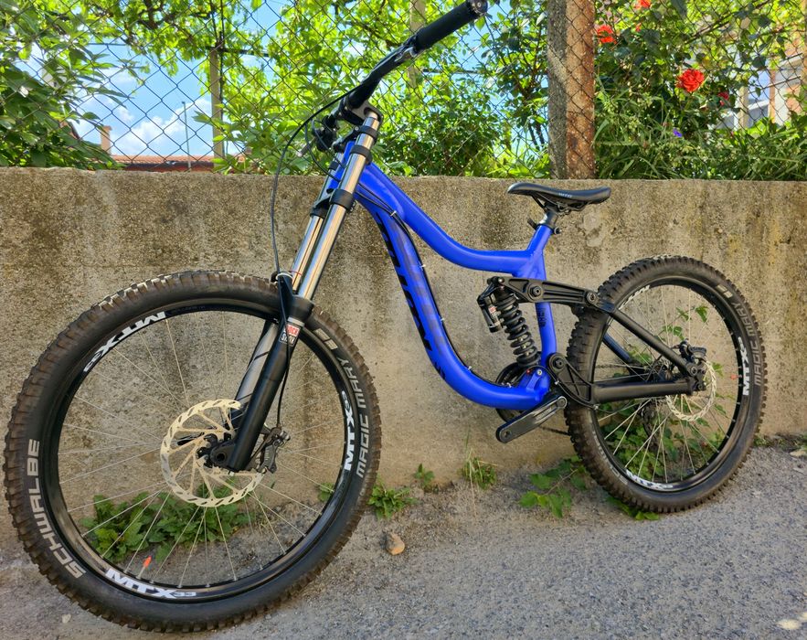 Kona Park Operator Downhill bike Rockshox Domain, Rockshox Vivid Rc2 4-бутални спирачки Sram Code 1x10 XT Отлично състояние