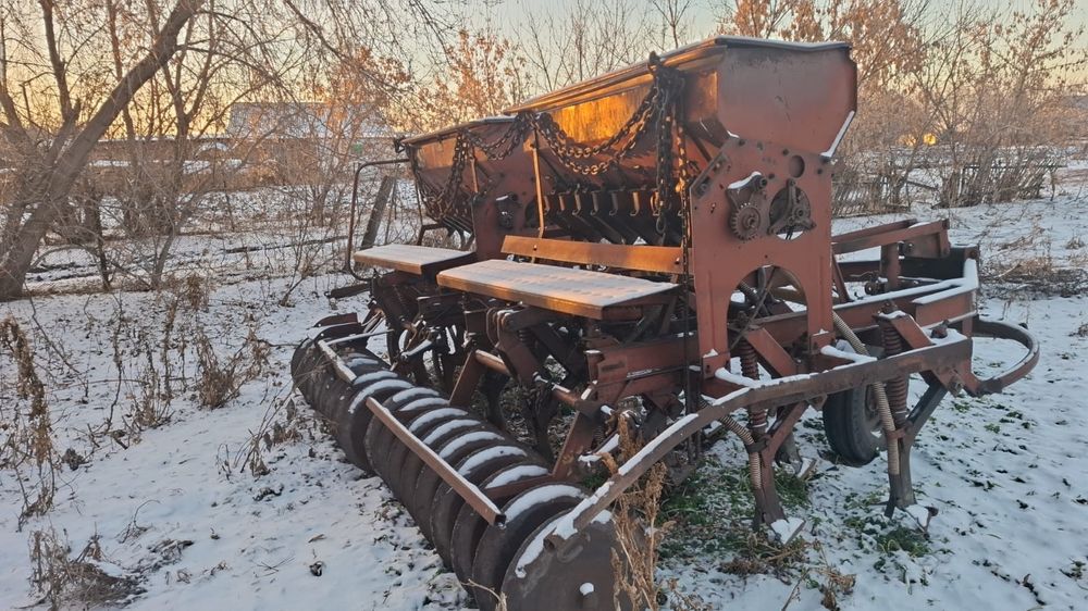 Продамтелеги 2птс-4, сеялки, бороны