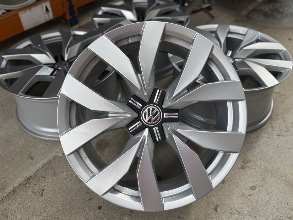 Jante Aliaj 20 Originale VW Touareg III CR Montero 760601025C