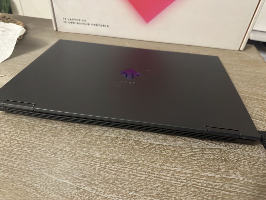 Laptop Omen 15 procesor ryzen 9 5900hx placa RTX 3070 32gb ram ddr4