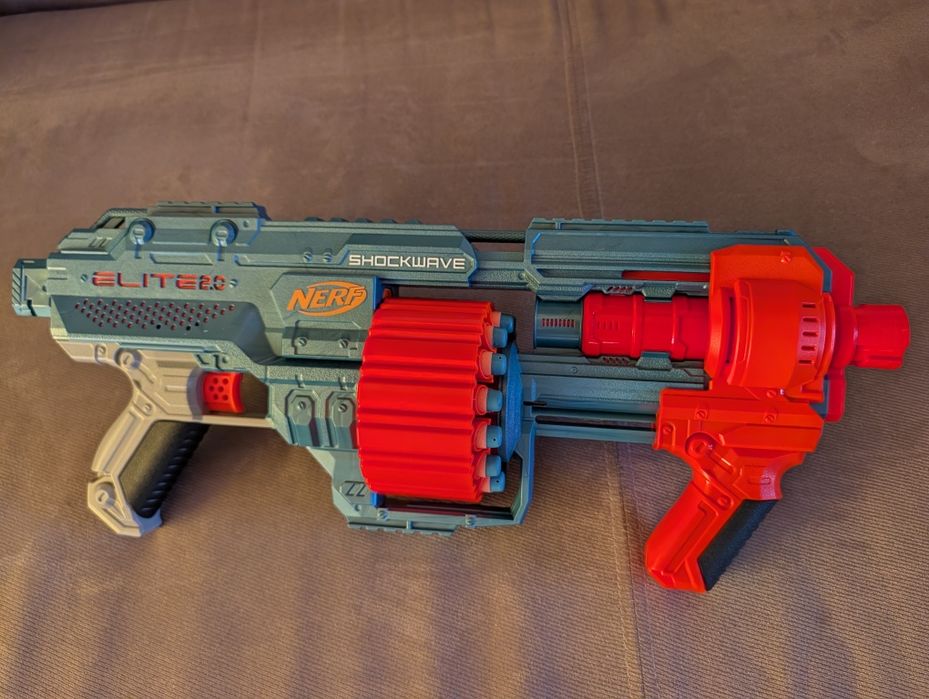 Nerf Elite 2.0 Shockwave RD-15 + muniție