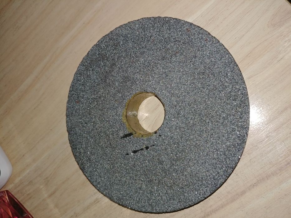 Продаю наждачный камень