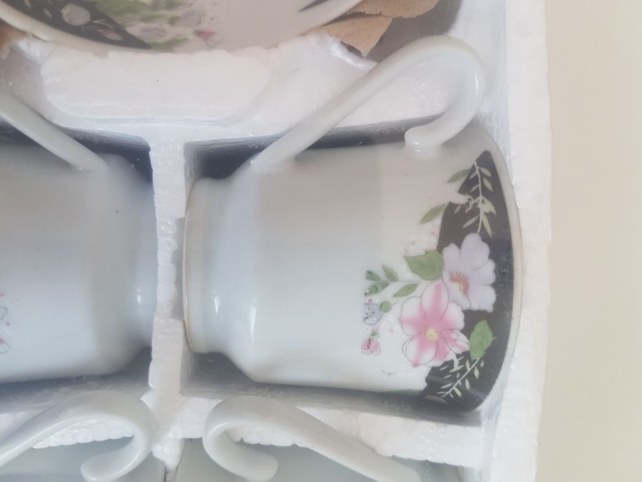 Set de 6 cesti si 6 farfurii pentru cafea , sigilat