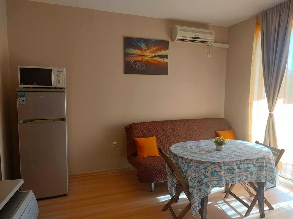 Дава се под наем Двустаен апартамент в к.к. Слънчев бряг - 40 кв.м за 298.86 € - Снимка #1