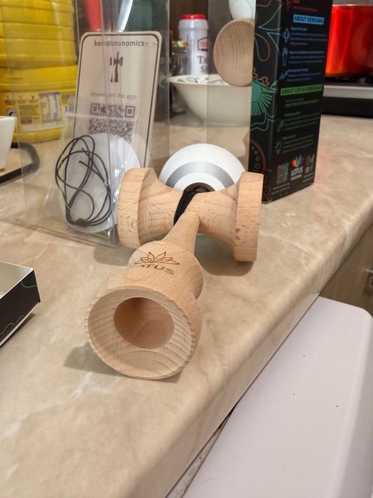 Kendama Lotus cu antiskid v2
