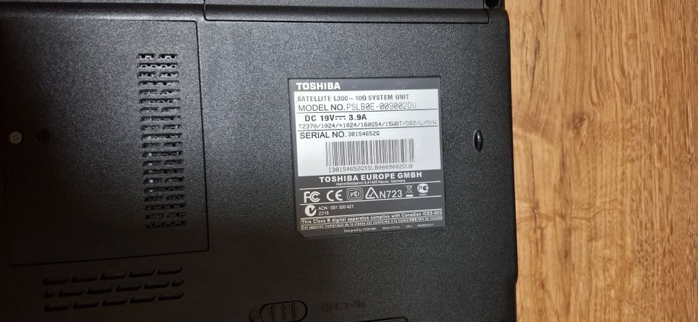 Vând laptop Toshiba Satelite L300