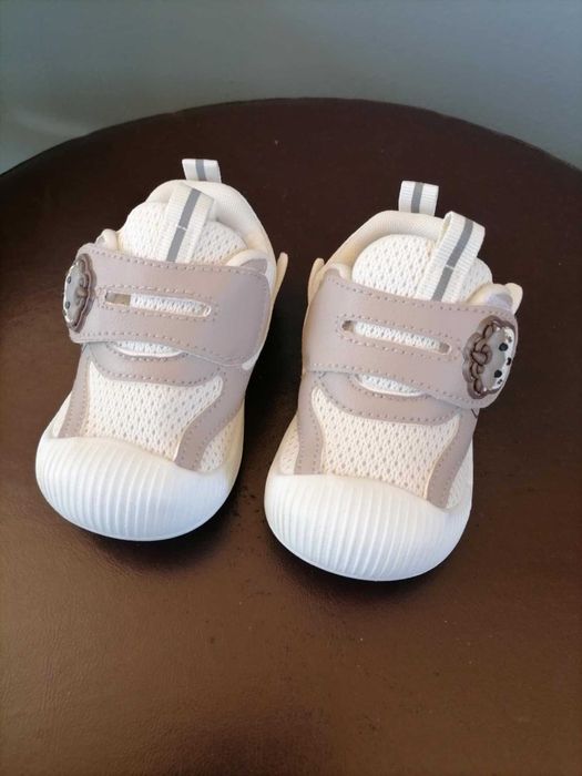 Papucei usori marimea 22