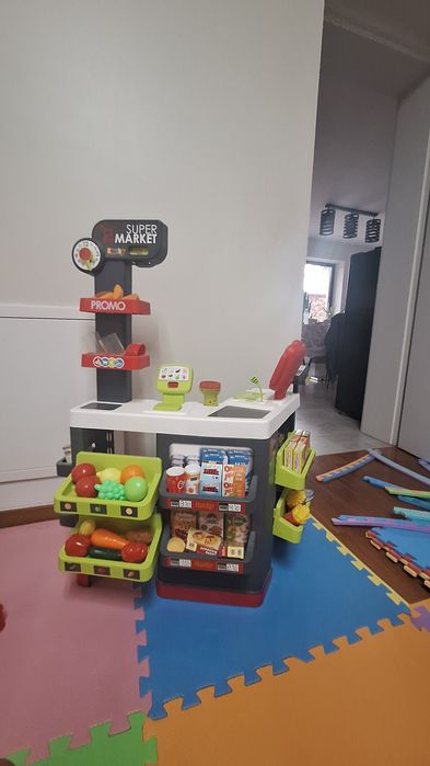 Set complet Smoby: Căsuță Friends House + Supermarket + Cărucior + Accesorii