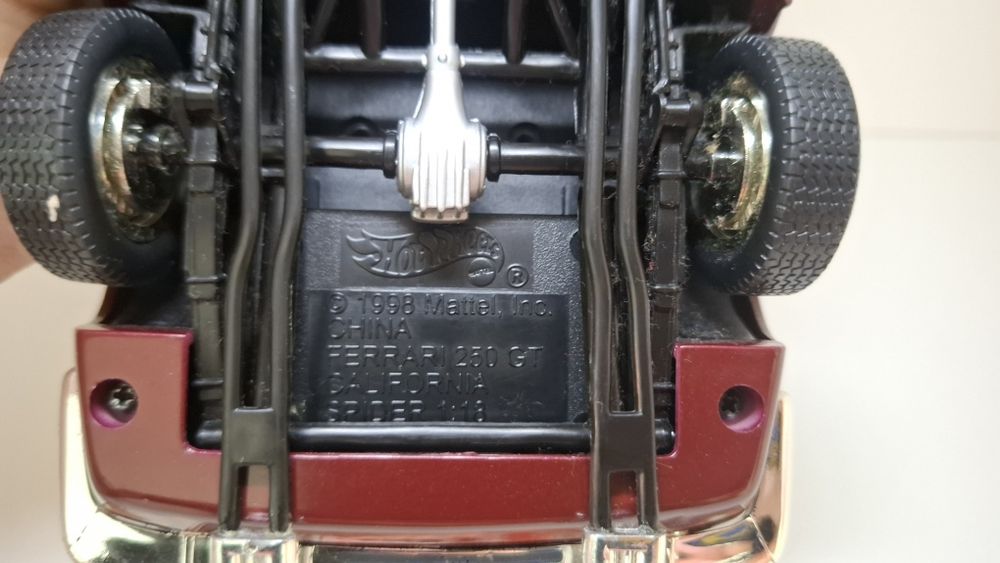 UNIC ÎN ROMÂNIA, Hot Wheels Elite 1/18 Scale P9897 Ferrari 250 Califor