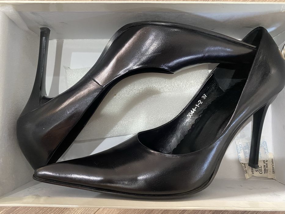 Продам женскую обувь