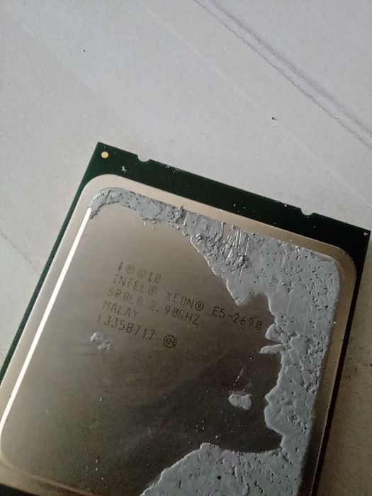 Продам процессор зеон е5 2690