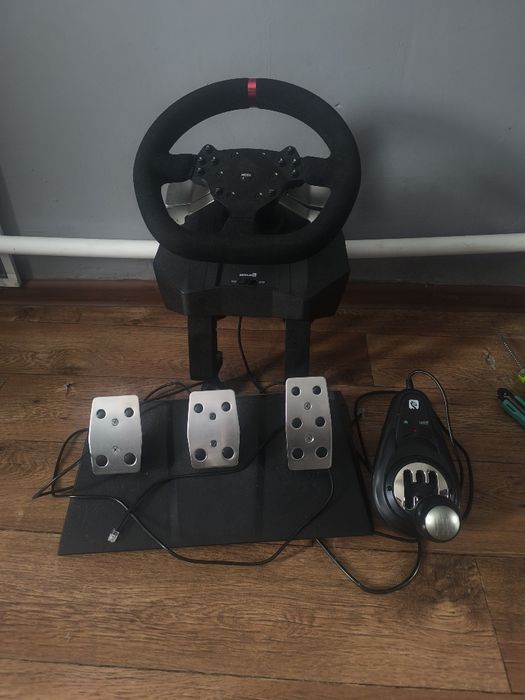 Продаю игровой руль