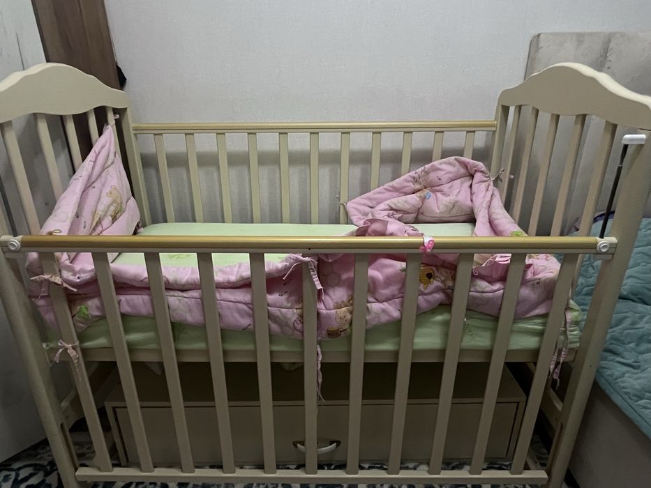 Продам детскую кроватку.