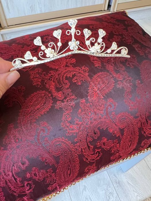 Свадебное классическое платье со шлейфом Oleg Cassini с биркой