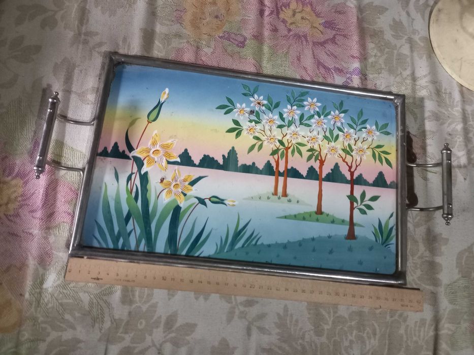 Продам фарфоровый антикварный поднос