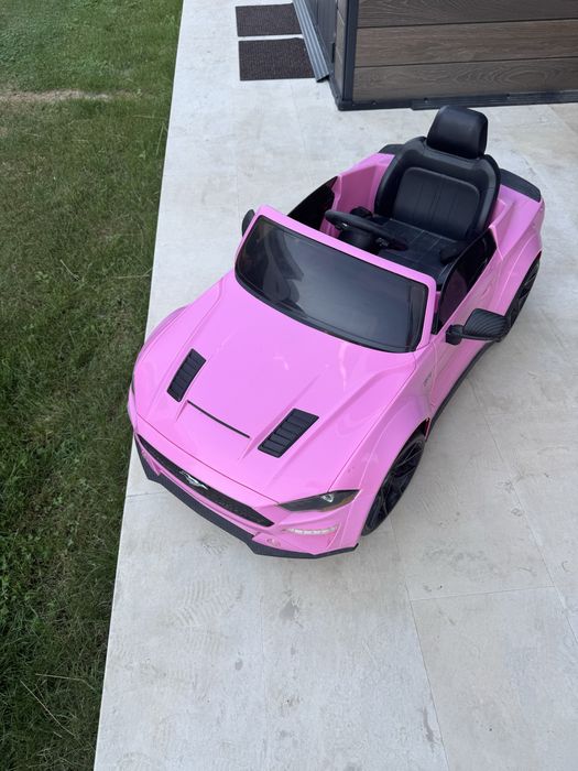 Masinuta electrica copii utilizata foarte putin Ford Mustang cu telecomanda