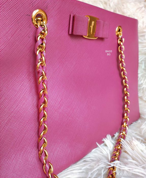 Чанта "Салваторе Ферагамо".Оригинална.Чисто нова.Закупена от Италия.