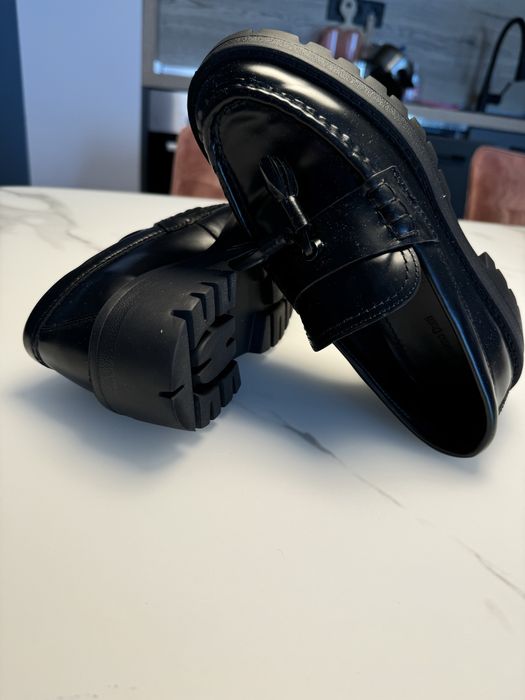 Естествена кожа, Massimo Dutti