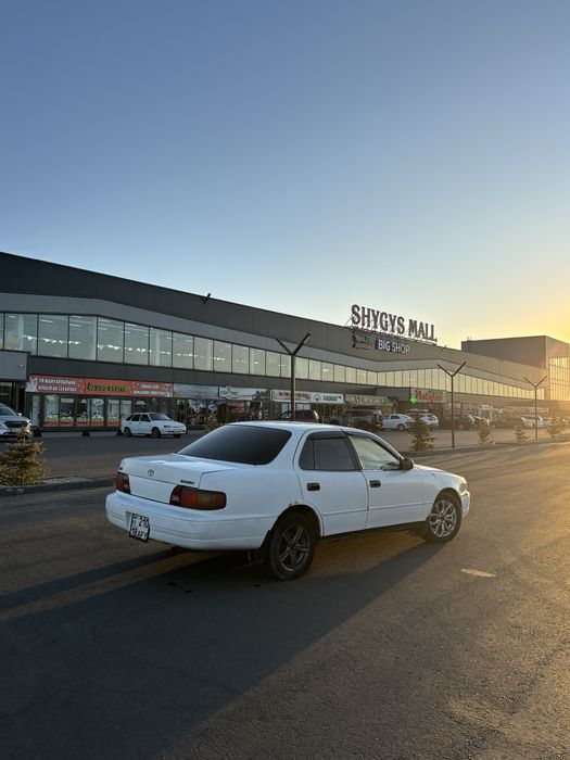 Продам машину Camry 15