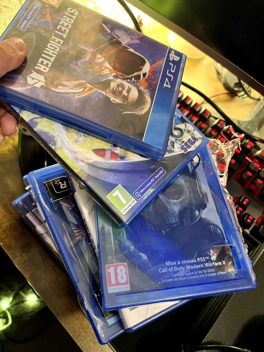 Playstation 4 pro plus 11 jocuri (ps4 pro)