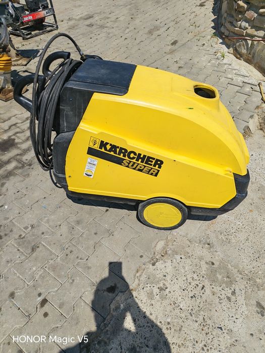 Karcher HDS Super aparat de spălat cu presiune și apă calda
