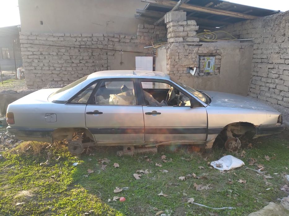 Запчастга сотилади Ауди 100