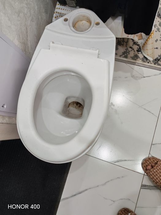 Продам унитаз под Стройку..