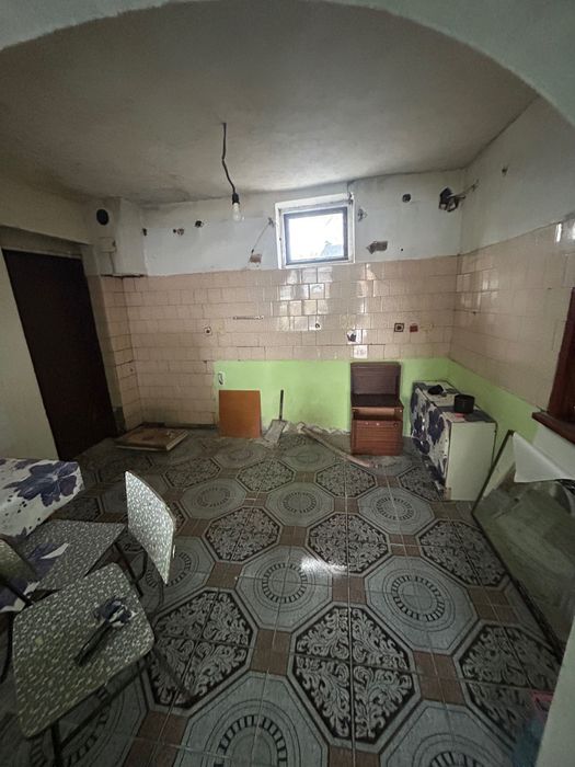 Къща на 2 етажа с мазе, гараж и кладенец – с. Крушето