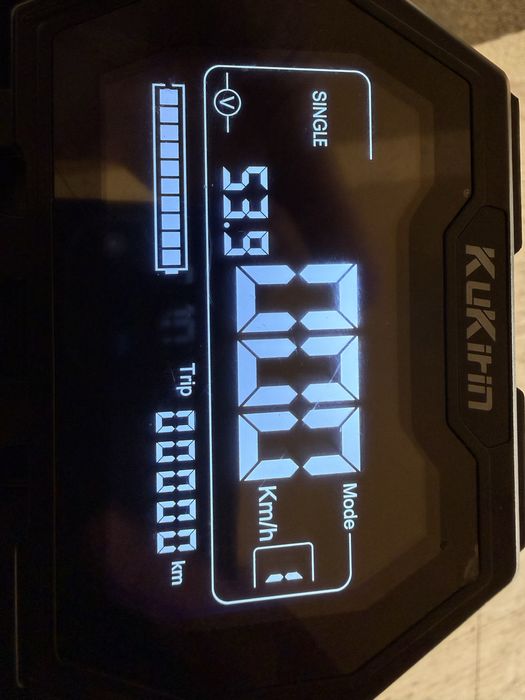 Продавам ел. тротинетка Kukirin G2 Max 2025