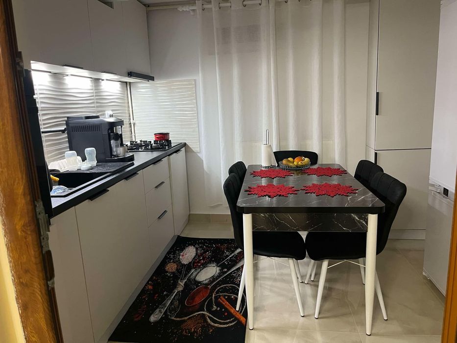 Vând apartament 3 camere