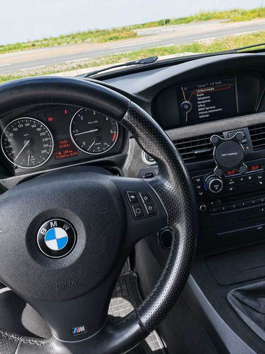 BMW Seria 3 E91 LCI 318d Touring – an 2012 – 143 CP