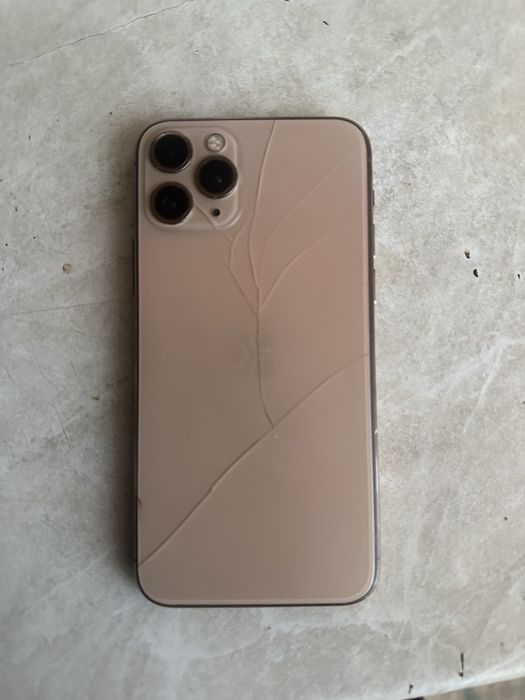 Айфон 11 про срочно продам