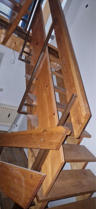 Scara lemn masiv interior