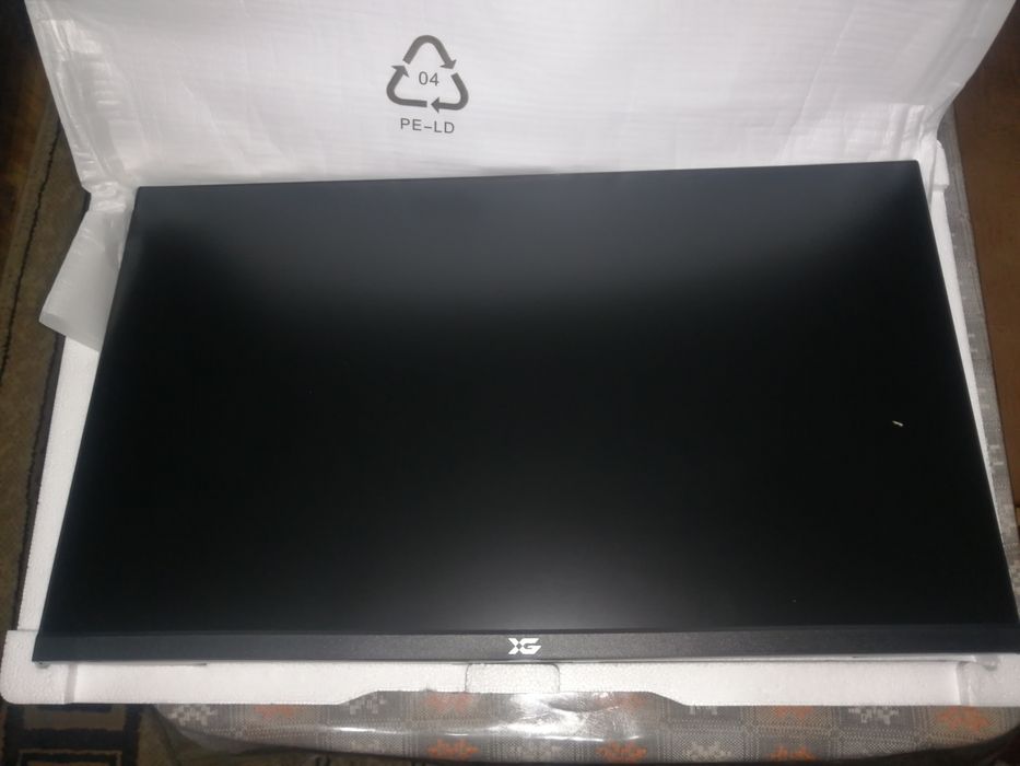 Монитор новый продам