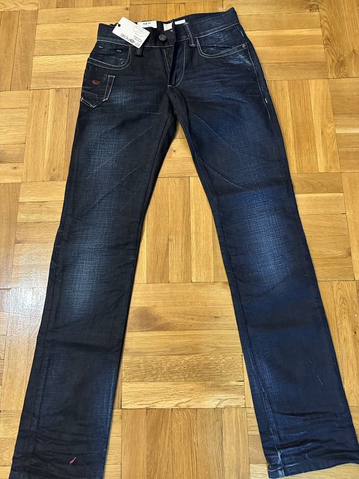 Blugi Albastri Energie