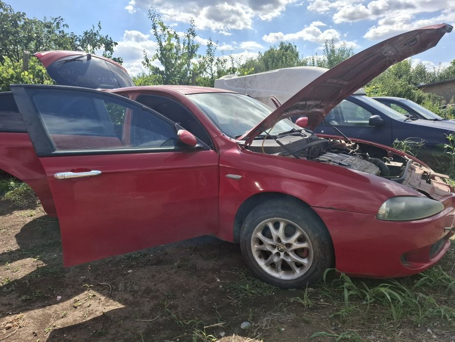 Dezmembrez Alfa romea 147 1.6 benzină