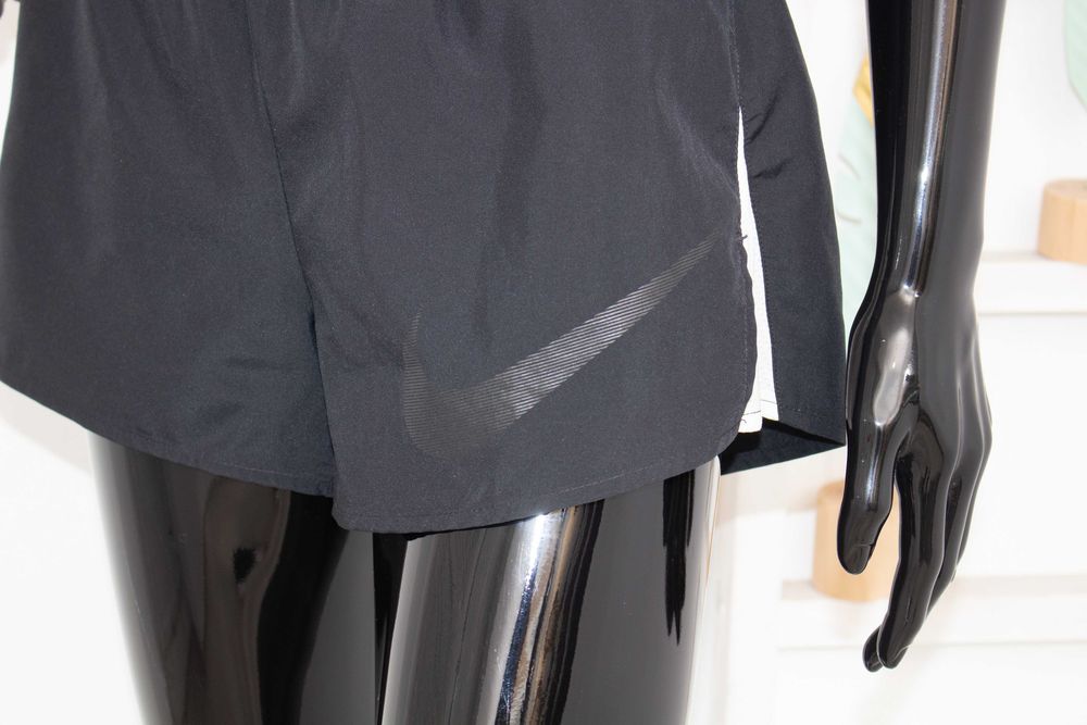 Nike оригинални дамски шорти черни с бандаж dri-fit S