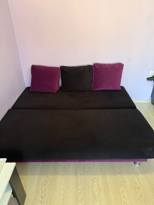 Продавам Диван 1.40/1.90