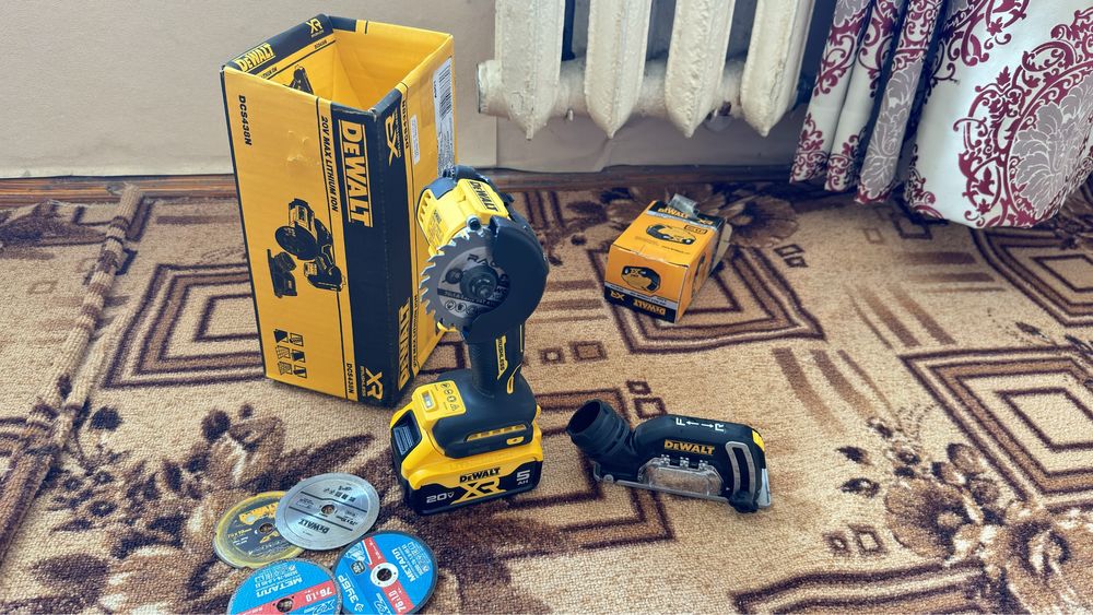 Мини болгарка DeWalt