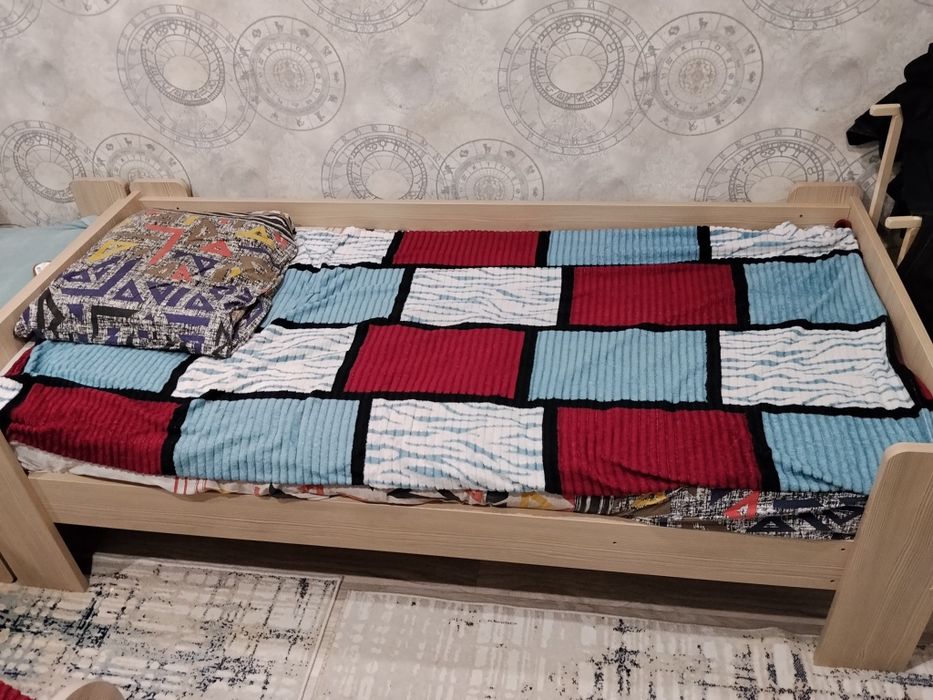 Продам кравати в хорошем состоянии