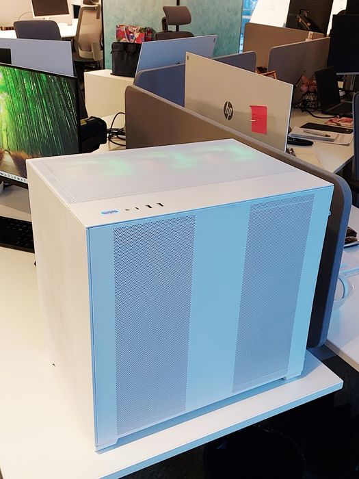 Мощьный компьютер для игр и разработки. Подходит для любых задач