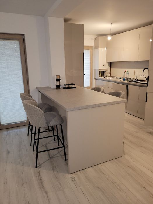 Apartament 2 camere, parter, bloc nou, de inchiriat