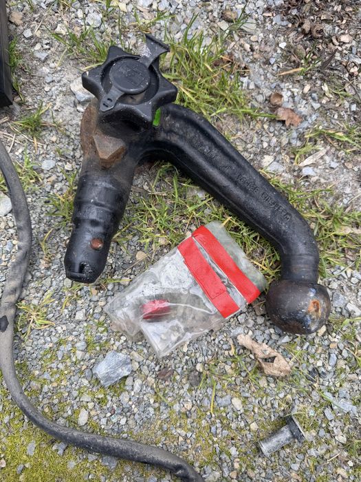 Оригинален Теглич за Passat b6 комби