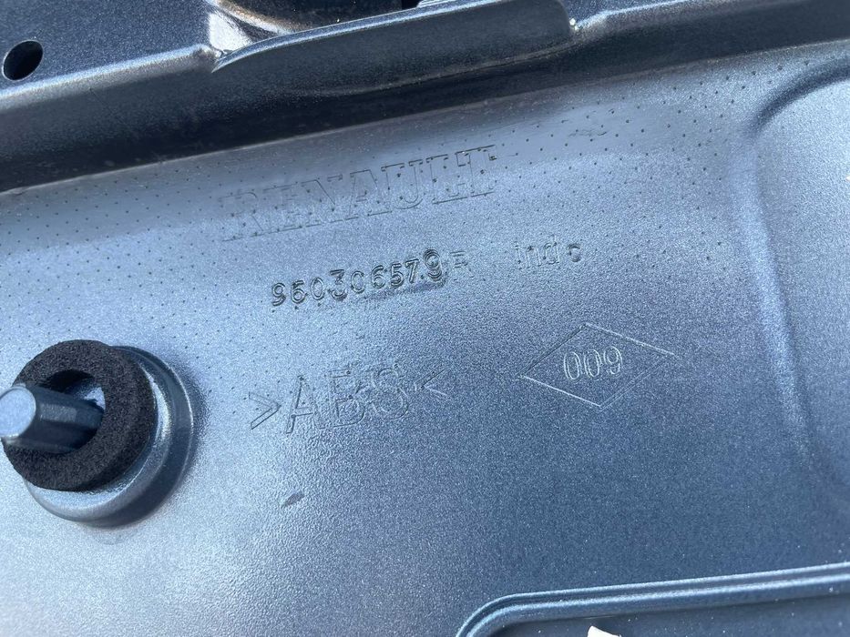 Spoiler portbagaj Renault Clio 4 original Renault